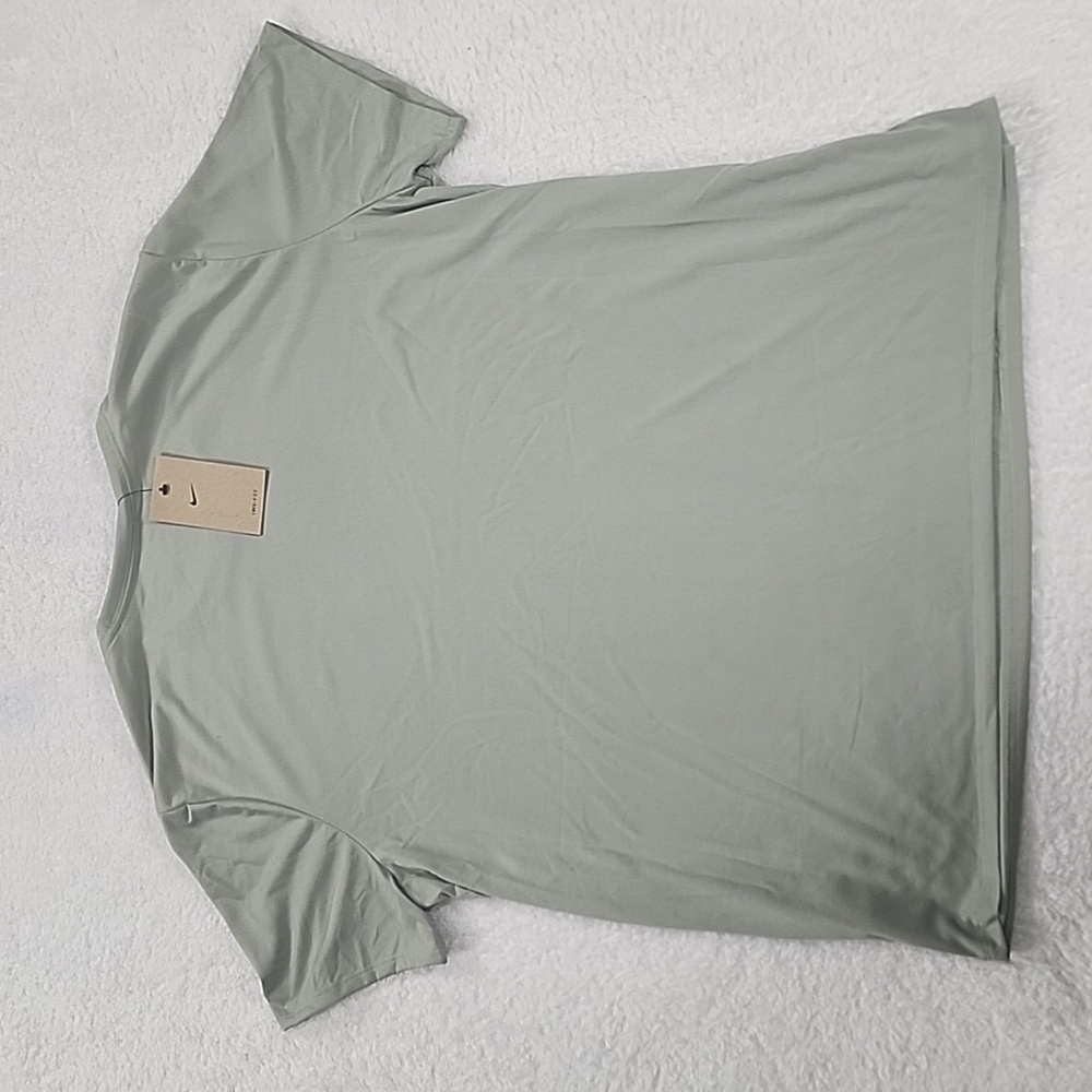 Nike Dri-Fit Training Short Sleeve Tee New With Tags - Picture 6 of 9
